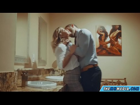❤️ когда грудастая блондинка соблазняет тебя в общественном туалете ☑ Анал у нас ❤